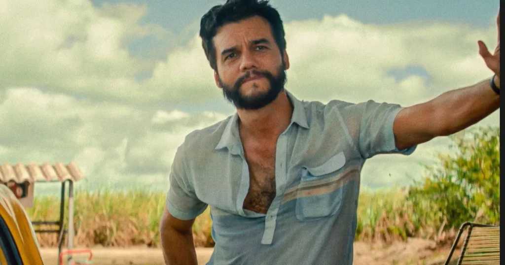 The Secret Agent.. رقة الفراشات ووحشية القروش