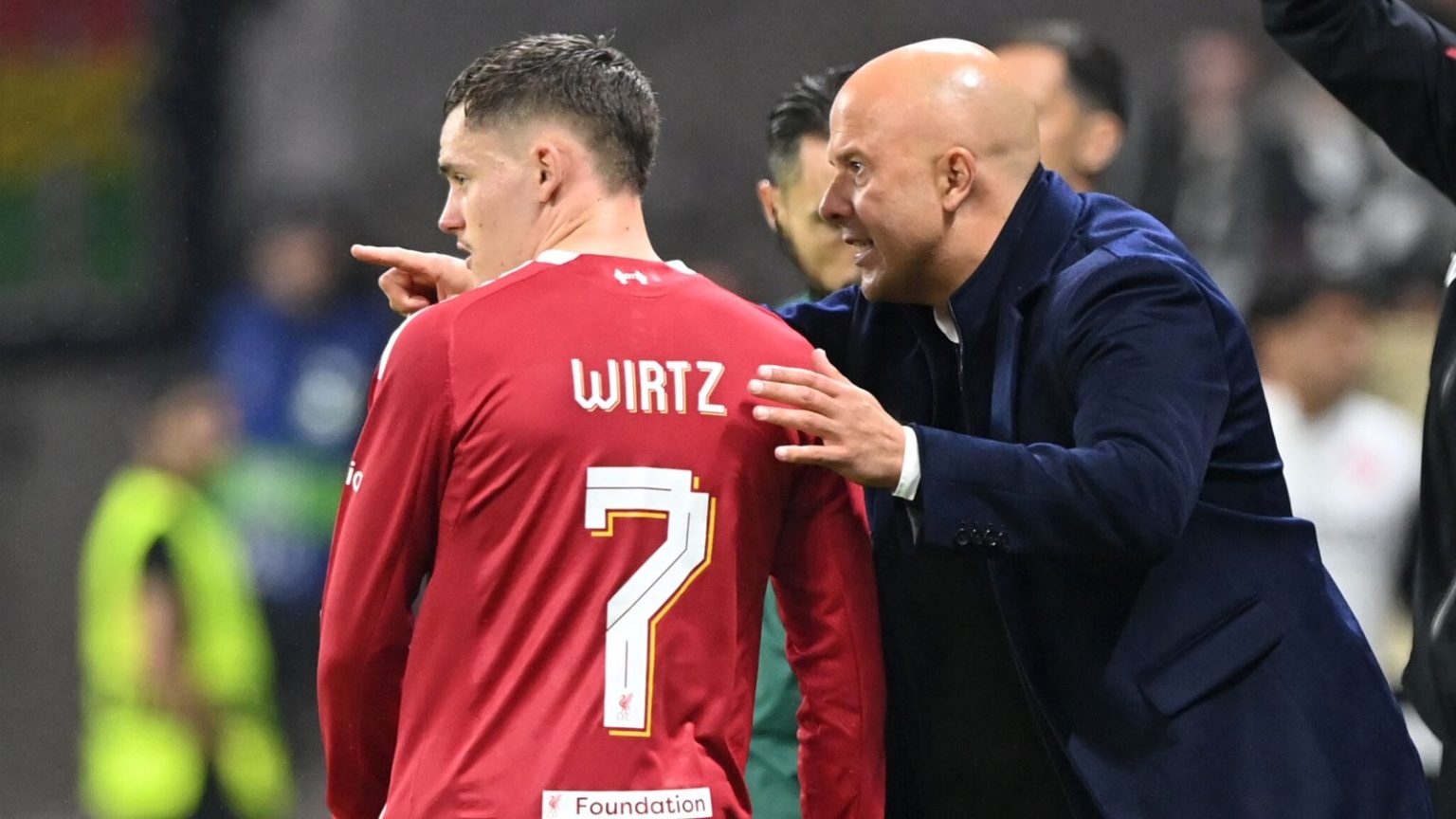 ليفربول: آرنه سلوت لم يتوقع تحولاً في أسلوب الدوري الإنجليزي الممتاز، ويقول إن الفريق “الفني” يتكيف.