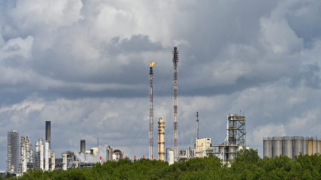 روسيا تستخدم حملة قديمة للسخرية من أوروبا بسبب “الاكتفاء الذاتي الطوعي” للطاقة.