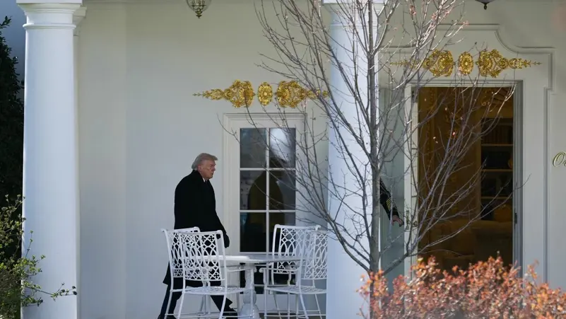 البيت الأبيض يبث مقاطع فيديو غامضة ليشعل موجة من الجدل