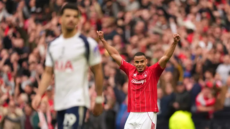 نوتنغهام فورست يفوز على توتنهام بثلاثية نظيفة ويشعل صراع البقاء في الدوري الإنجليزي