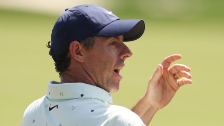 روي ماكلروي يهدف إلى إنهاء “محترم” بعد تأمين الدفاع عن لقبه في (تي بي سي سوغراس).