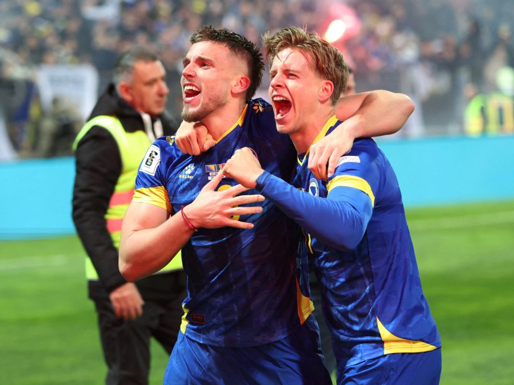 اكتملت تشكيلة كأس العالم، وتأهلت 48 فرقة إلى أمريكا الشمالية.