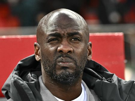 الاتحاد الغاني لكرة القدم يقيل المدرب أوتو آدو قبل 72 يومًا من (كأس العالم).