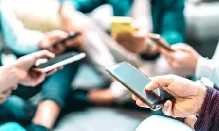 72 ساعة بلا هاتف: ماذا يحدث داخل دماغك عندما تختفي الشاشة من حياتك؟