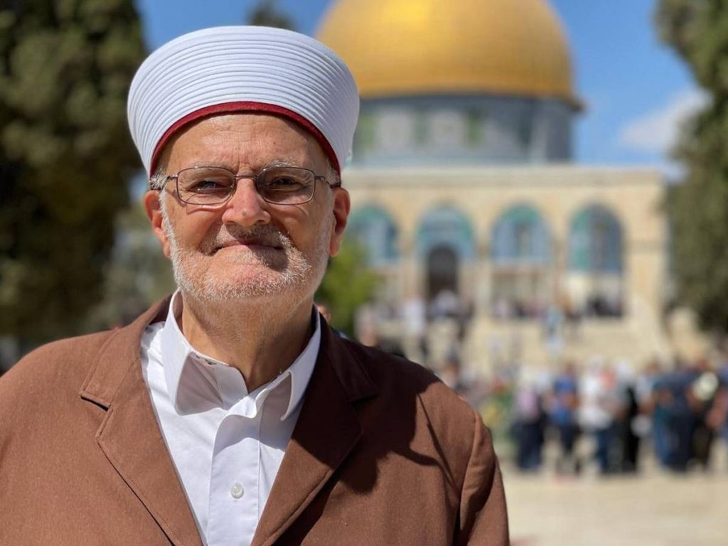 خطيب المسجد الأقصى يدعو المصلين للتوجه إلى المسجد الأقصى في ذكرى إحراقه
