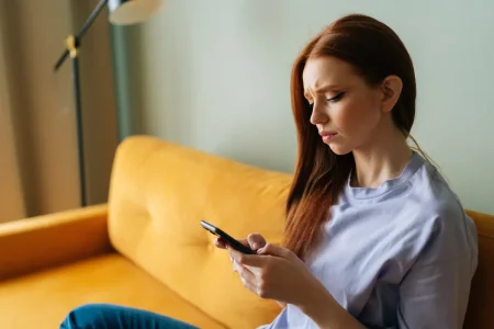 عزيزتي آبي: أتعرض لمضايقات بشأن فيديو فاضح أعتقد أنني لم أشارك فيه
