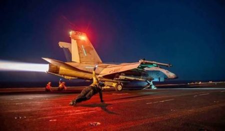 الولايات المتحدة تشن ضربات جديدة على إيران بالقرب من مضيق هرمز