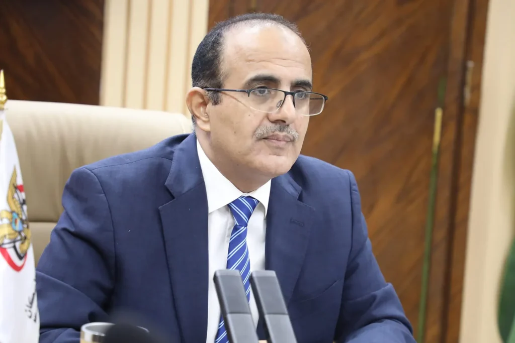 وزير الصحة: موجات النزوح تتجاوز طاقة القطاع الصحي في اليمن