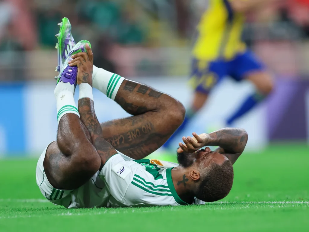 إيفان توني يشعل قلق جماهير الأهلي في الدوري السعودي