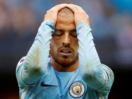 ديفيد سيلفا يعود للملاعب بعد 3 سنوات من الاعتزال في الـ40